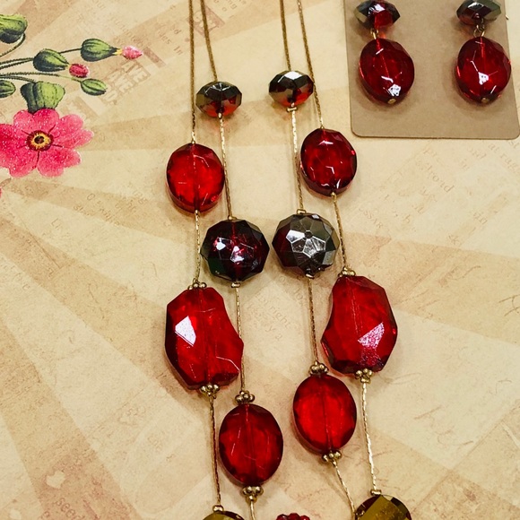 🔺 Beautiful Necklace and Earring Set 🔺 - Picture 4 of 4